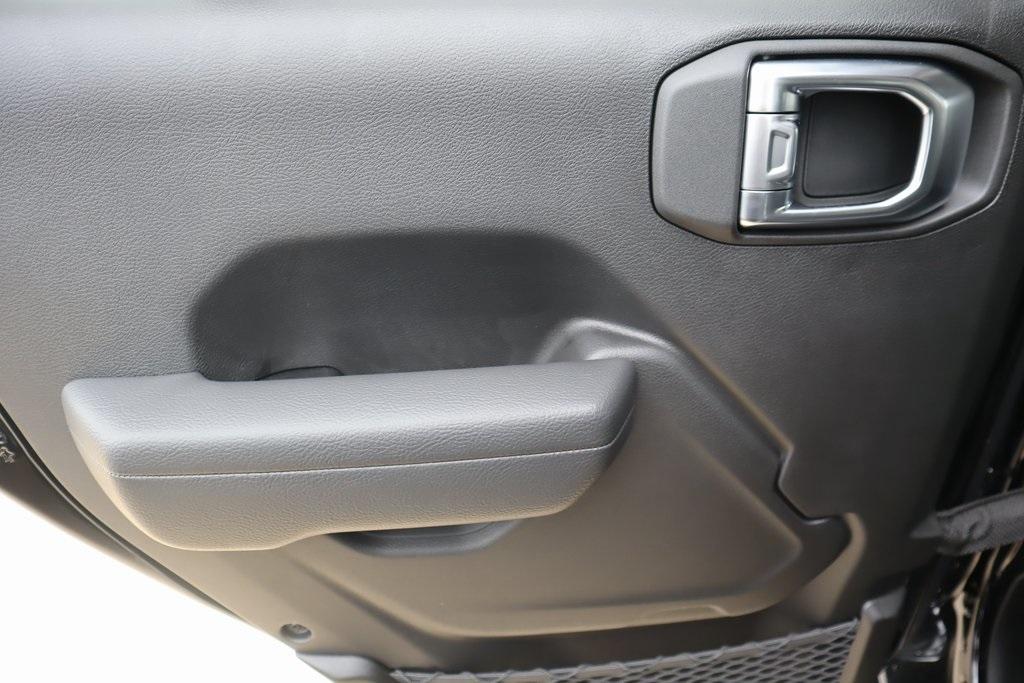 new 2025 Jeep Wrangler car, priced at $38,561
