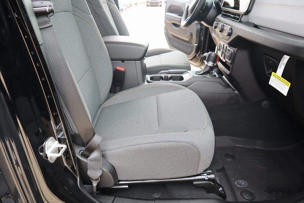 new 2025 Jeep Wrangler car, priced at $38,561