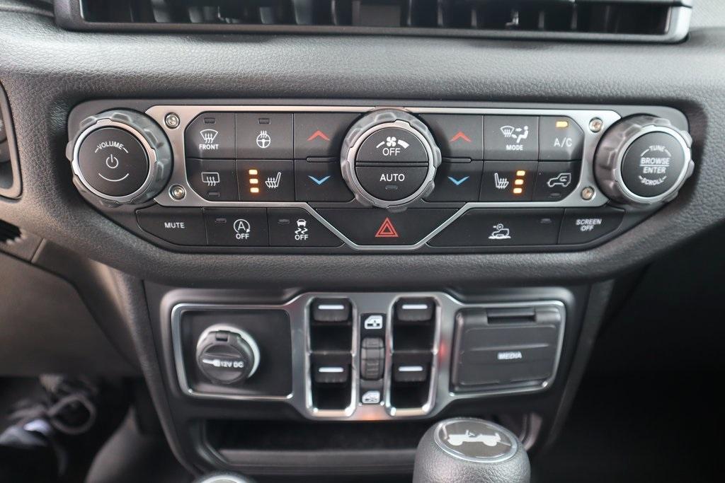 new 2025 Jeep Wrangler car, priced at $38,561