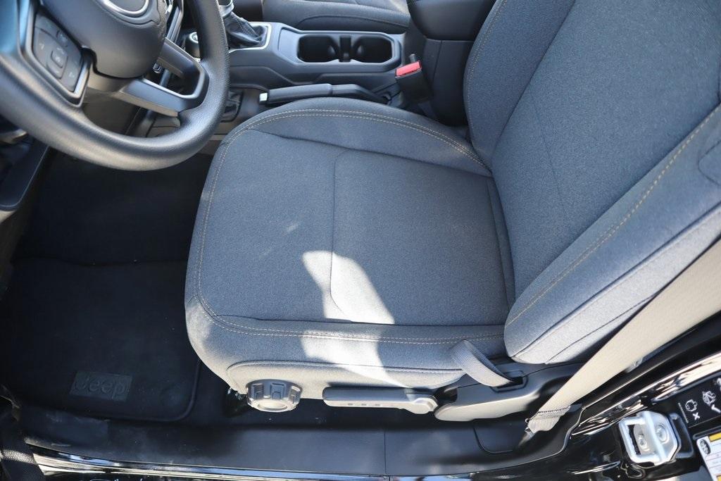new 2025 Jeep Gladiator car, priced at $34,963
