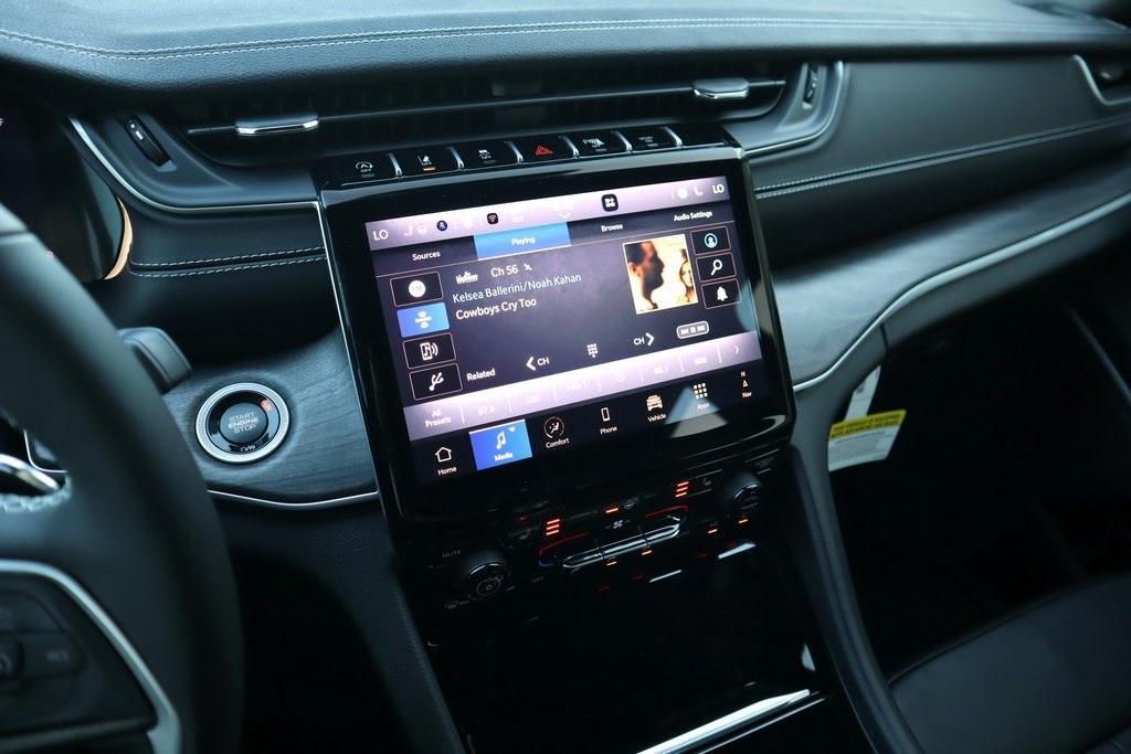 new 2025 Jeep Grand Cherokee car, priced at $42,642