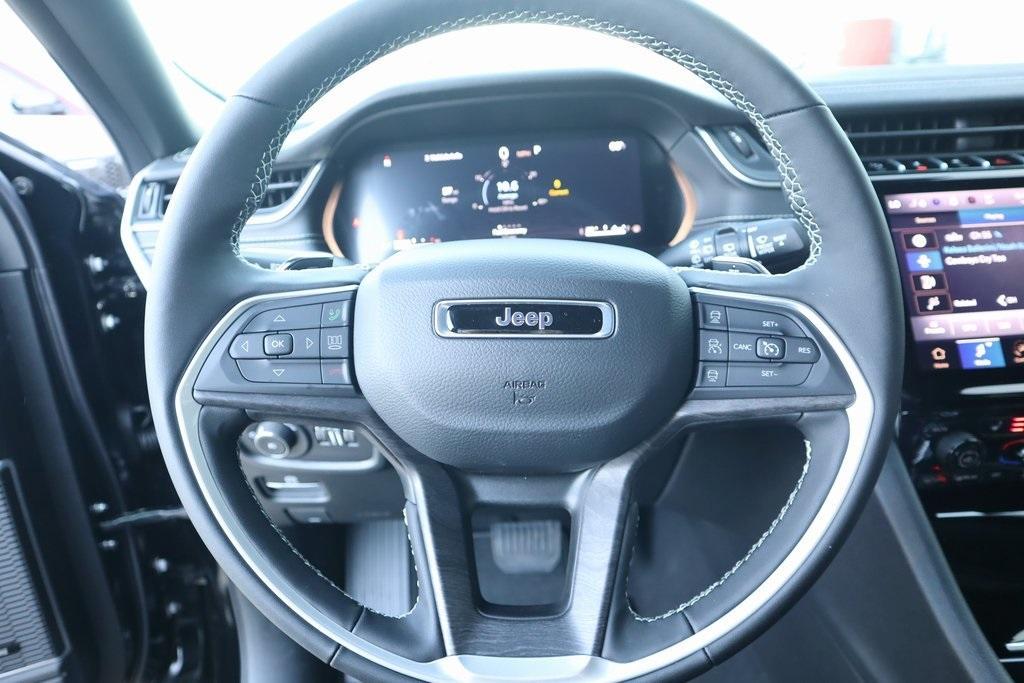 new 2025 Jeep Grand Cherokee car, priced at $42,642