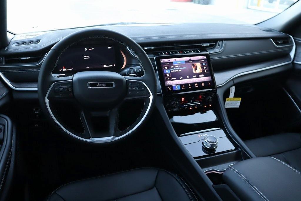 new 2025 Jeep Grand Cherokee car, priced at $42,642