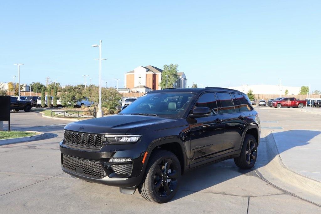 new 2025 Jeep Grand Cherokee car, priced at $42,642