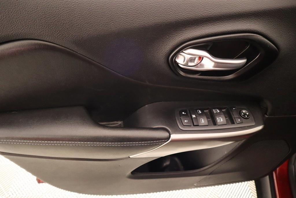 used 2021 Jeep Cherokee car, priced at $21,034