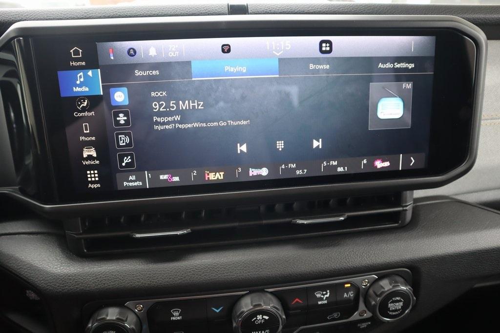 new 2025 Jeep Gladiator car, priced at $38,884