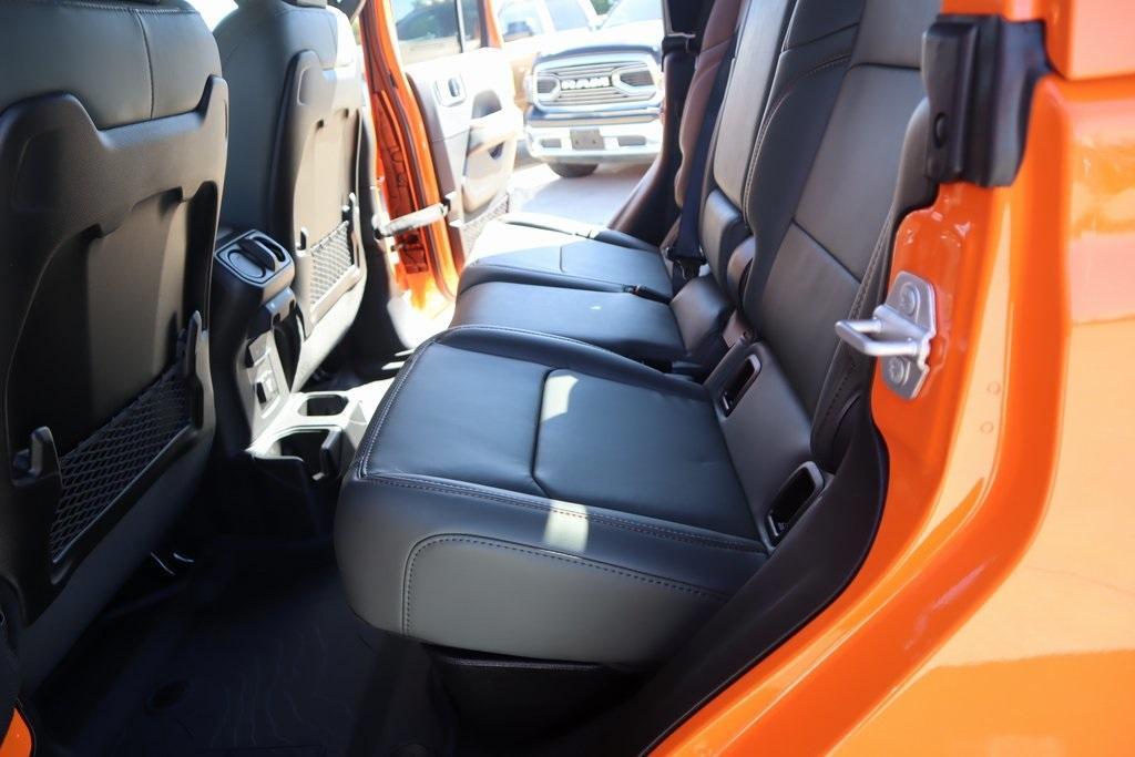 new 2025 Jeep Gladiator car, priced at $48,419
