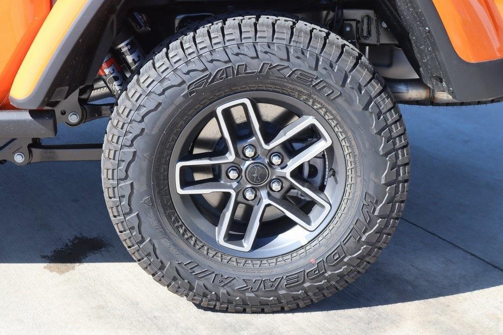 new 2025 Jeep Gladiator car, priced at $48,419