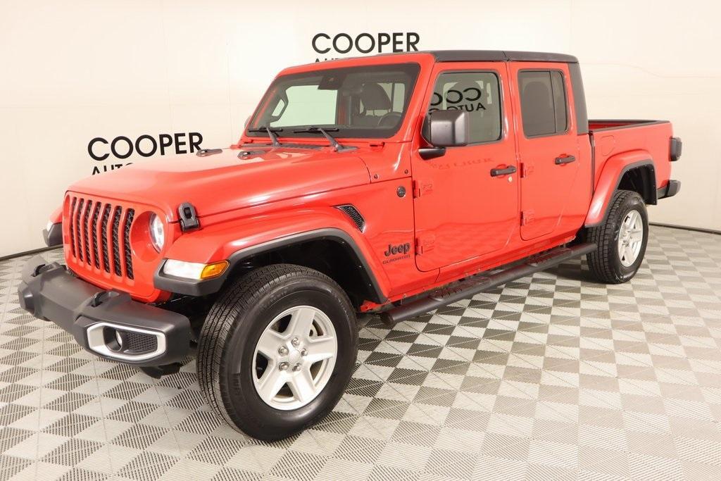 used 2022 Jeep Gladiator car, priced at $27,088