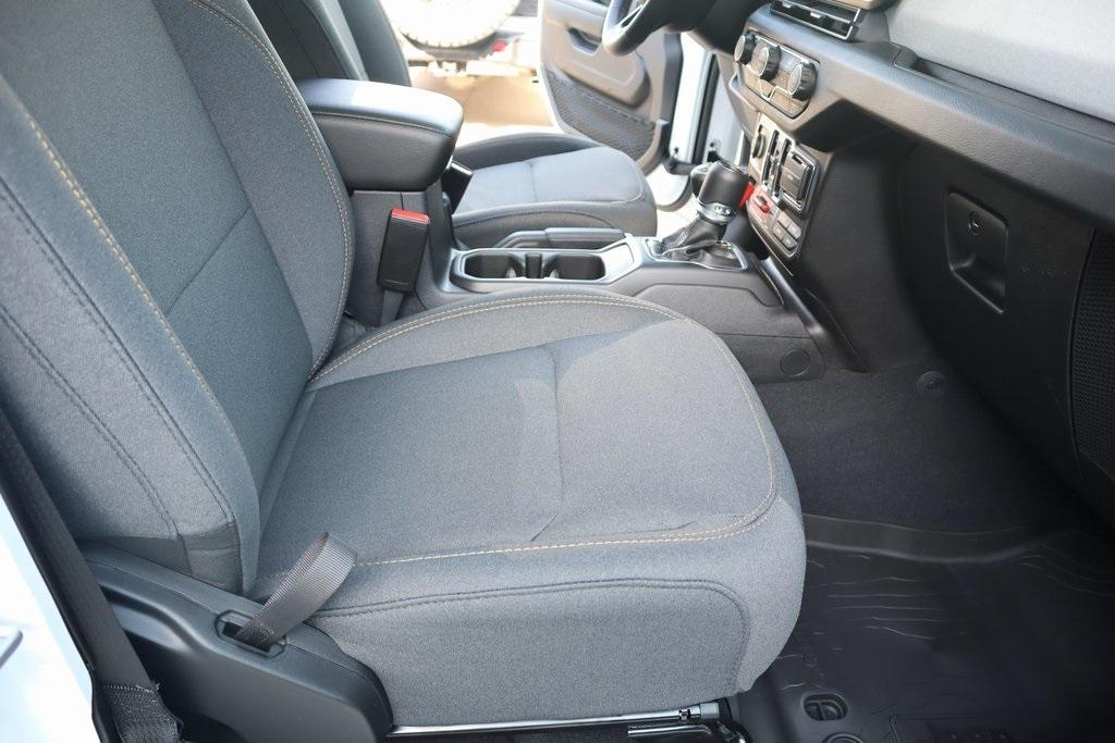 new 2025 Jeep Wrangler car, priced at $48,283