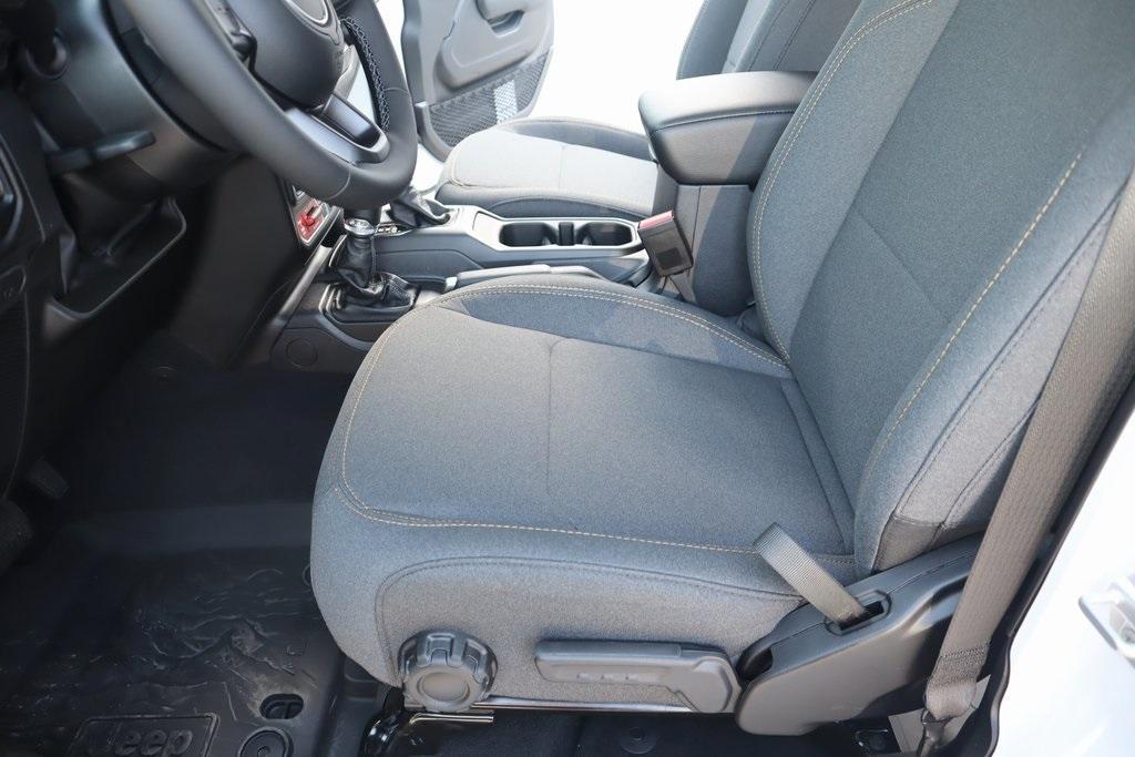 new 2025 Jeep Wrangler car, priced at $48,283