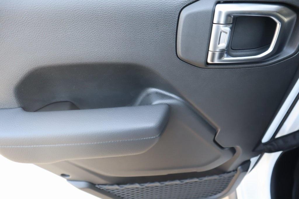 new 2025 Jeep Wrangler car, priced at $48,283