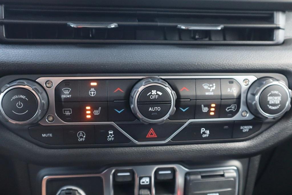 new 2025 Jeep Wrangler car, priced at $48,283
