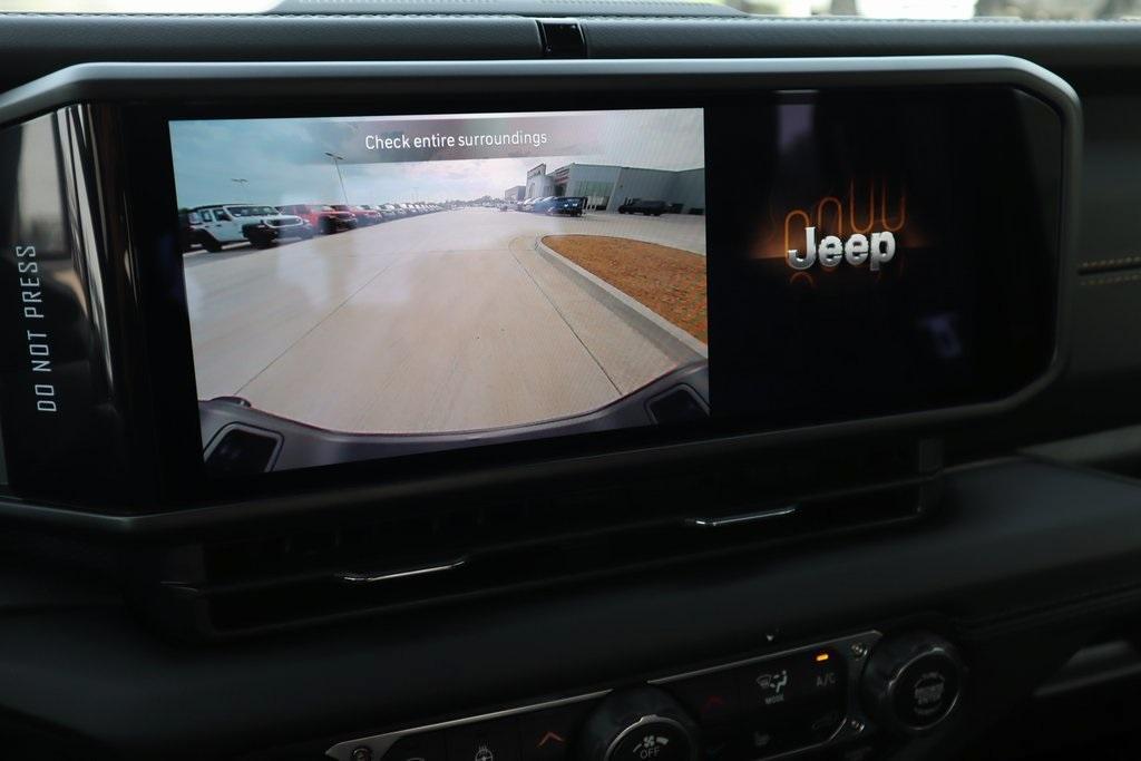 new 2025 Jeep Gladiator car, priced at $38,767