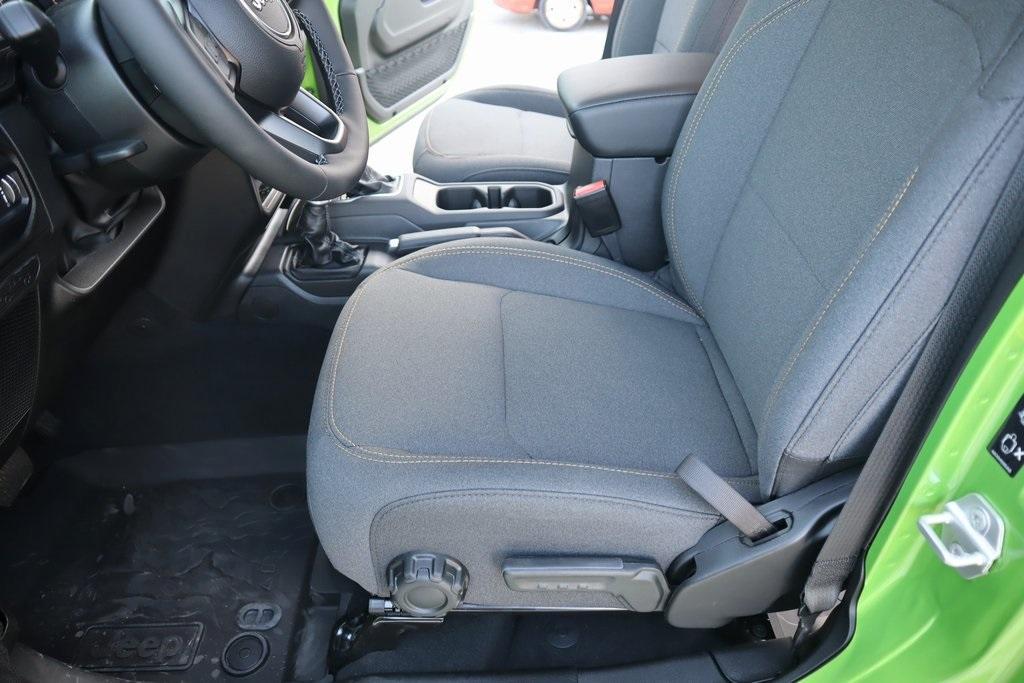 new 2025 Jeep Wrangler car, priced at $39,376