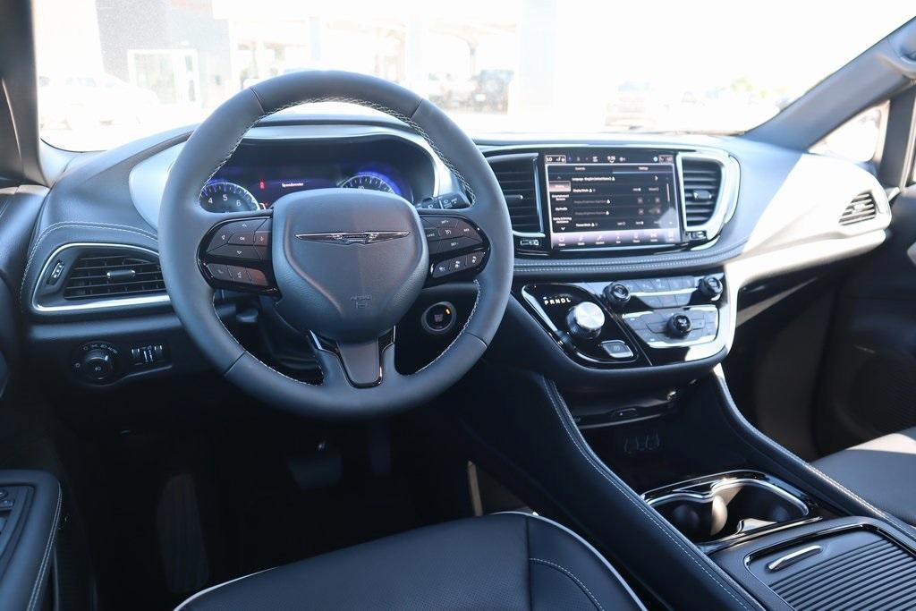 new 2025 Chrysler Pacifica car, priced at $49,137