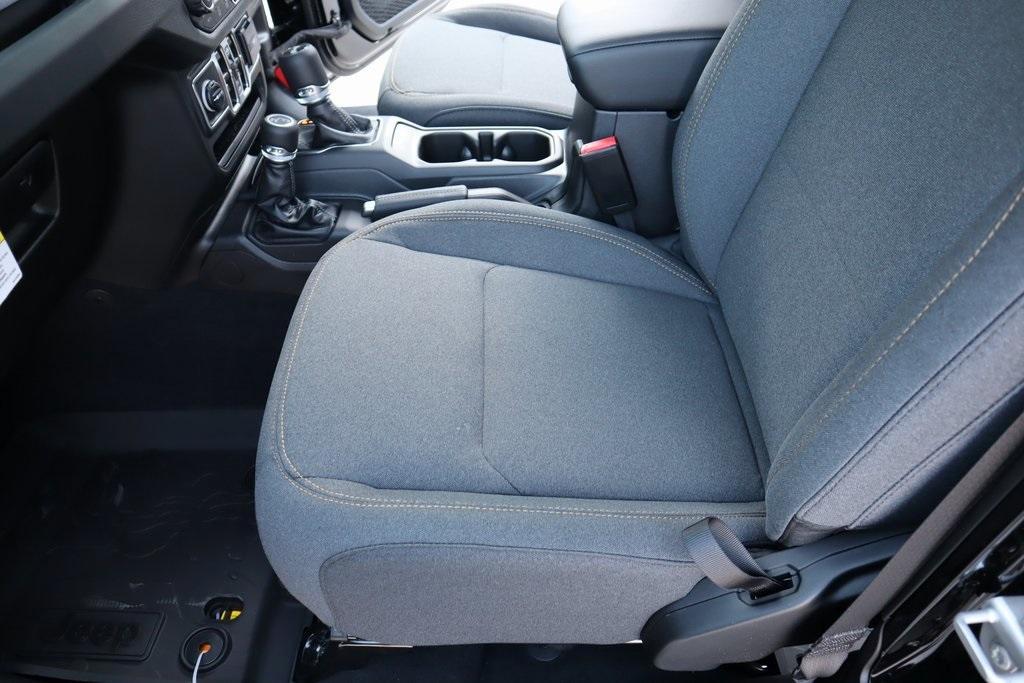 new 2025 Jeep Wrangler car, priced at $55,290