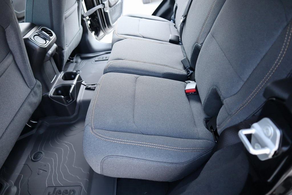 new 2025 Jeep Wrangler car, priced at $55,290