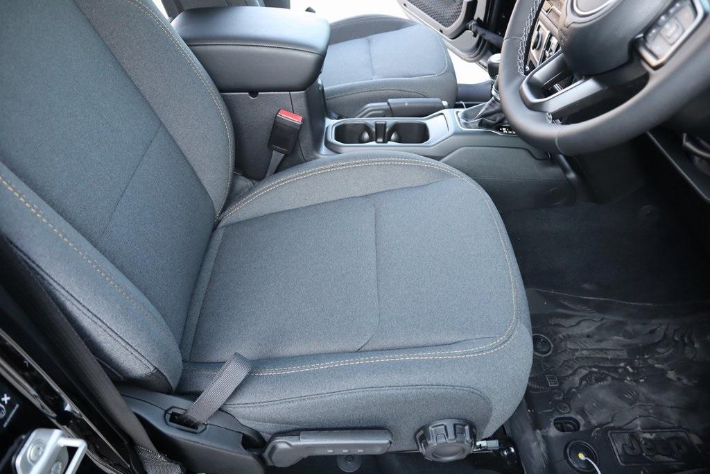 new 2025 Jeep Wrangler car, priced at $55,290