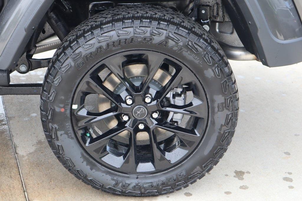 new 2025 Jeep Gladiator car, priced at $38,884