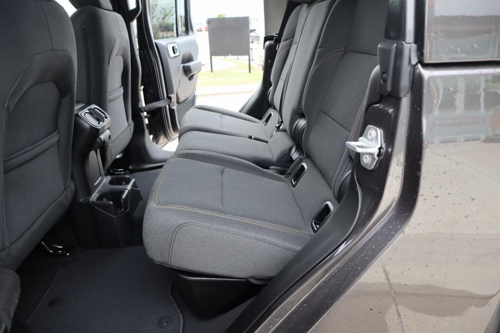 new 2025 Jeep Gladiator car, priced at $38,884