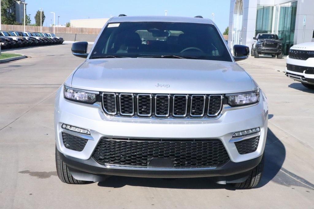 new 2025 Jeep Grand Cherokee car, priced at $40,970