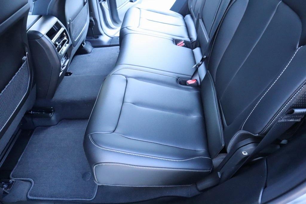 new 2025 Jeep Grand Cherokee car, priced at $40,970