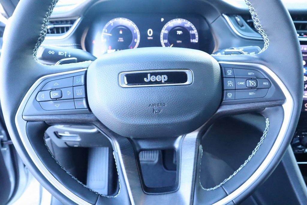 new 2025 Jeep Grand Cherokee car, priced at $40,970