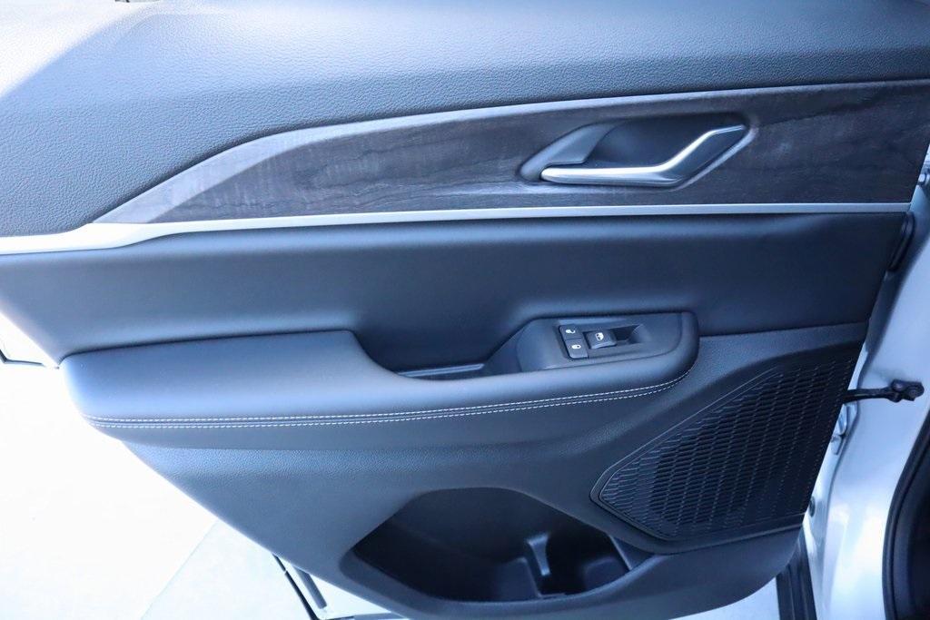 new 2025 Jeep Grand Cherokee car, priced at $40,970