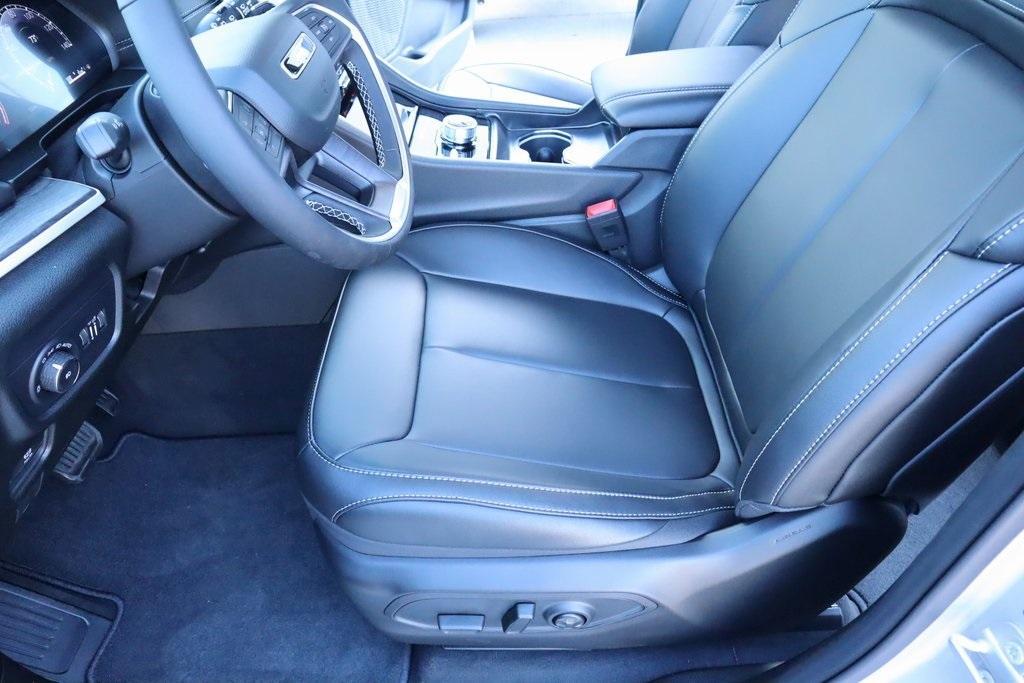 new 2025 Jeep Grand Cherokee car, priced at $40,970