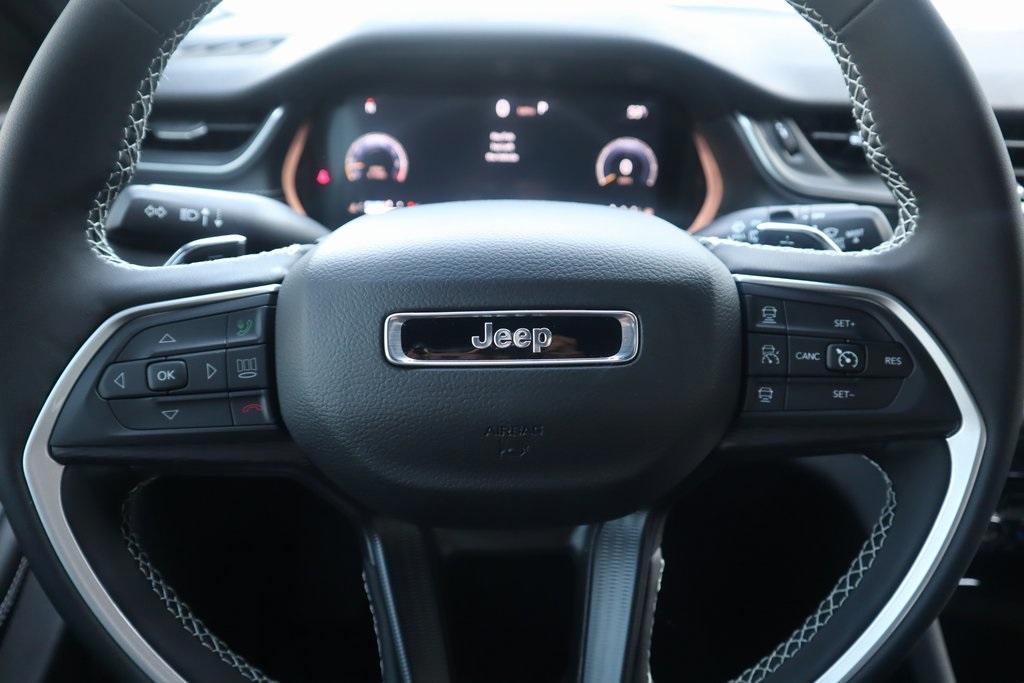 new 2025 Jeep Grand Cherokee car, priced at $32,358