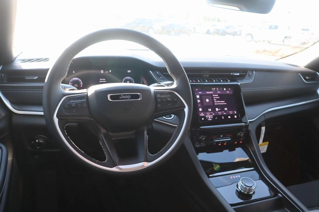 new 2025 Jeep Grand Cherokee car, priced at $32,358