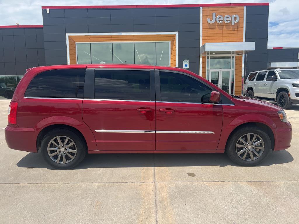 used 2016 Chrysler Town & Country car, priced at $8,308
