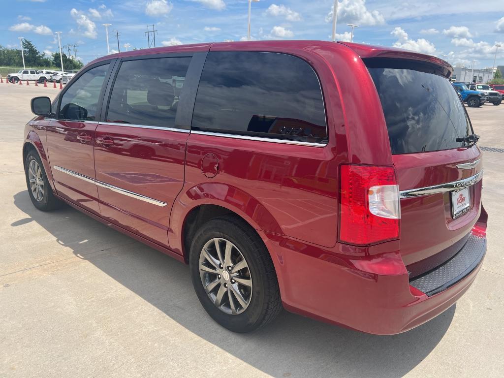 used 2016 Chrysler Town & Country car, priced at $8,308