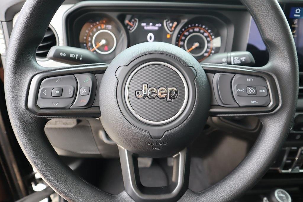 new 2025 Jeep Gladiator car, priced at $35,006