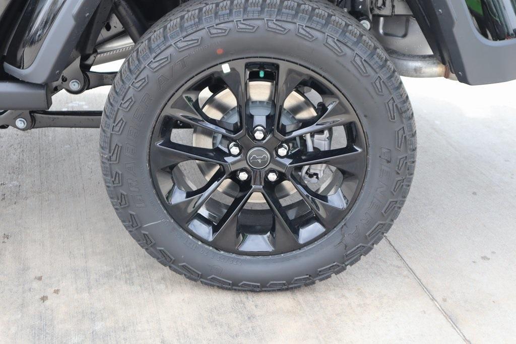 new 2025 Jeep Gladiator car, priced at $35,006