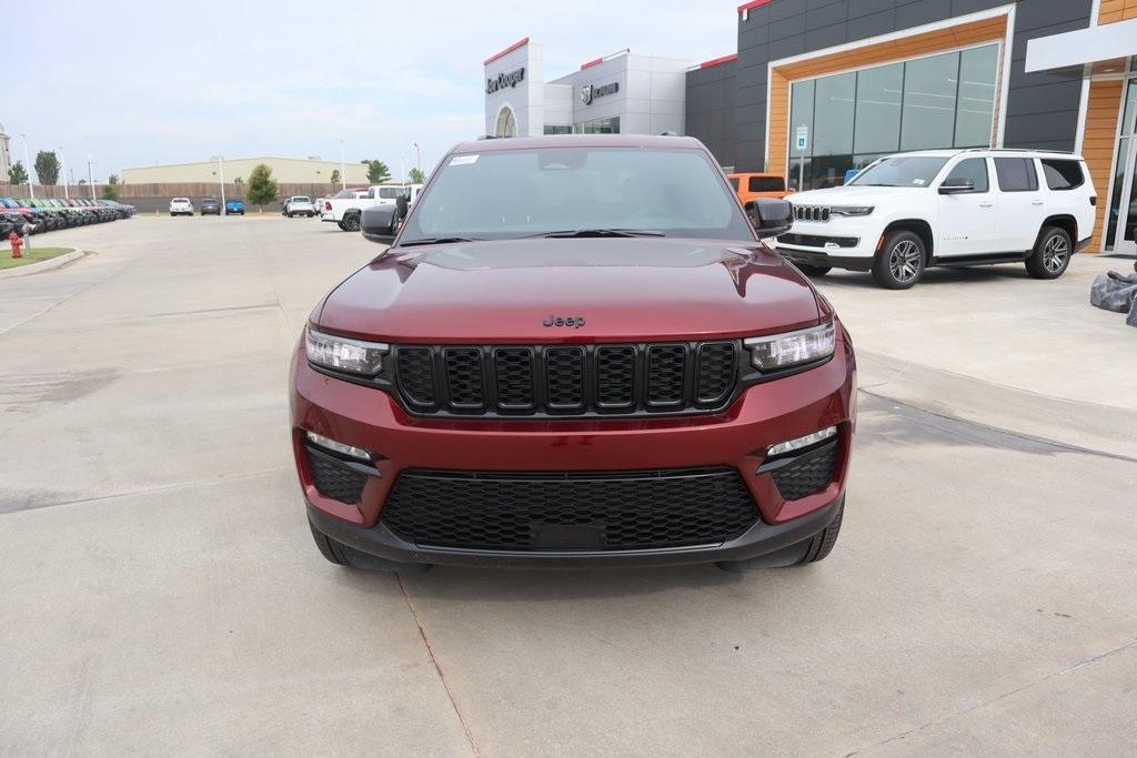 new 2025 Jeep Grand Cherokee car, priced at $42,125