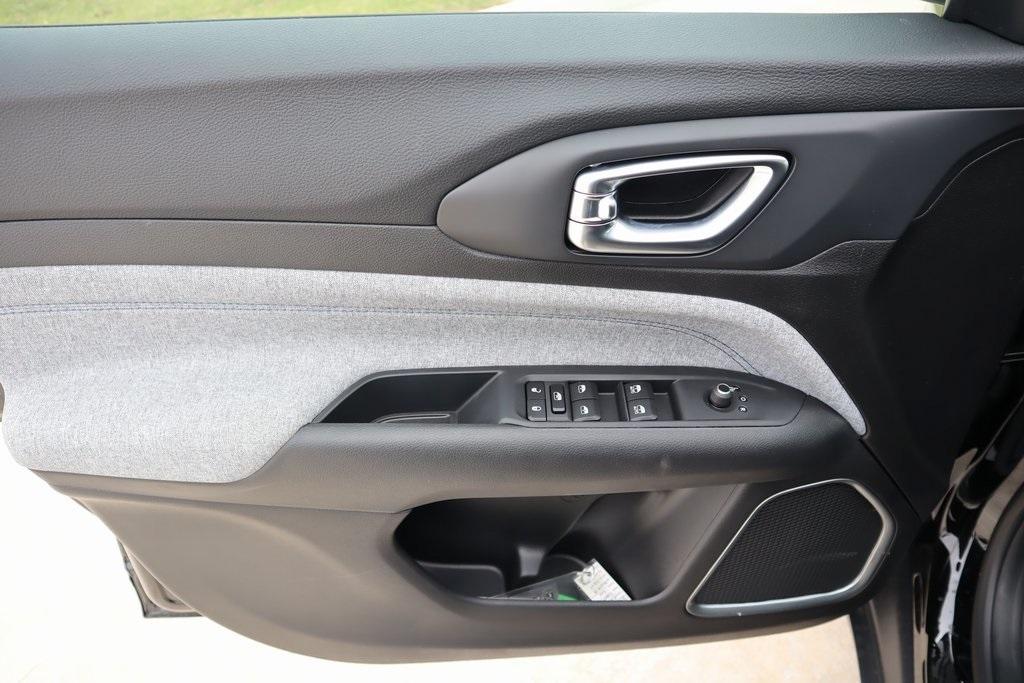 new 2025 Jeep Compass car, priced at $22,272