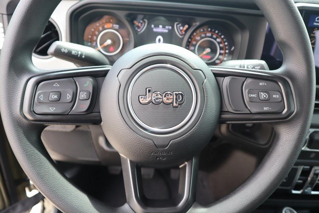 new 2025 Jeep Wrangler car, priced at $31,685