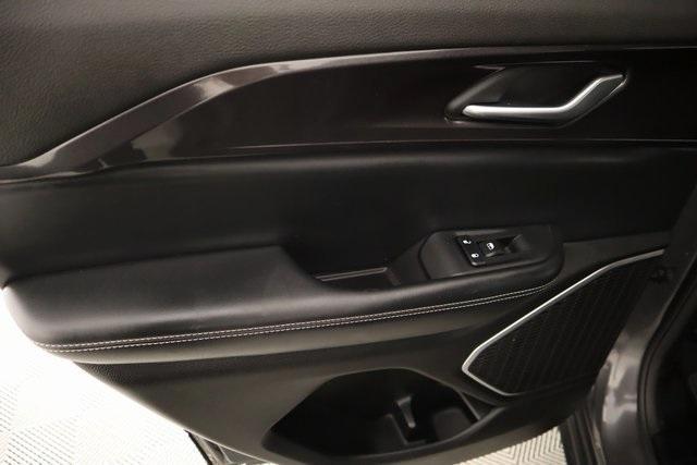 used 2022 Jeep Grand Cherokee car, priced at $29,979