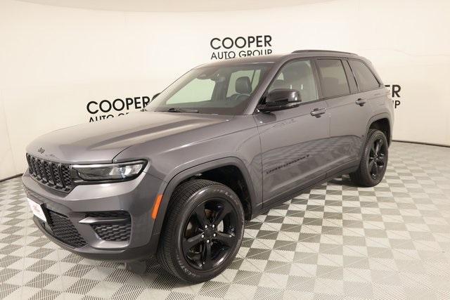 used 2022 Jeep Grand Cherokee car, priced at $29,979