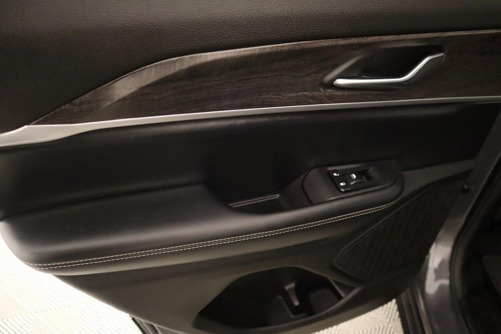 used 2024 Jeep Grand Cherokee car, priced at $34,773