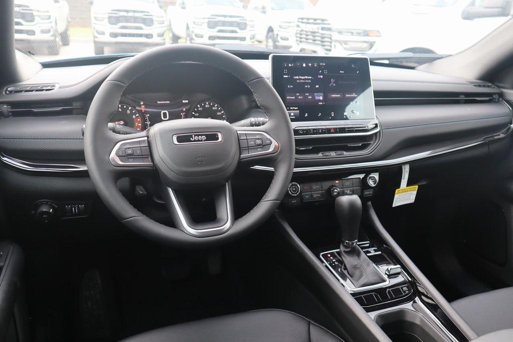 new 2025 Jeep Compass car, priced at $27,886