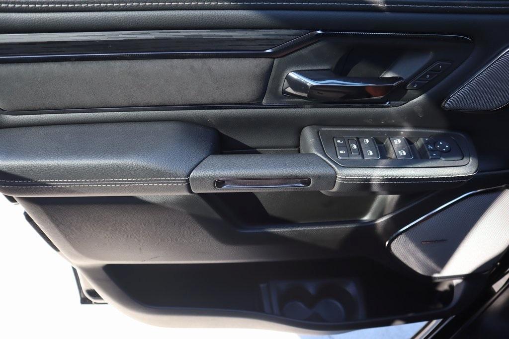 new 2025 Ram 1500 car, priced at $60,182