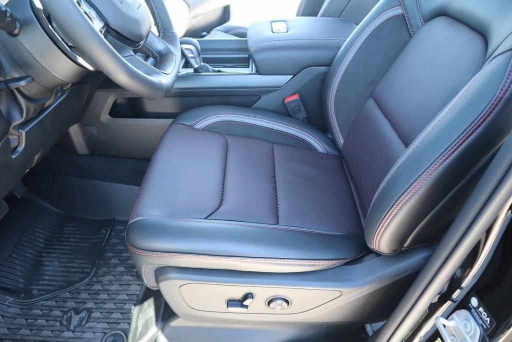 new 2025 Ram 1500 car, priced at $60,182