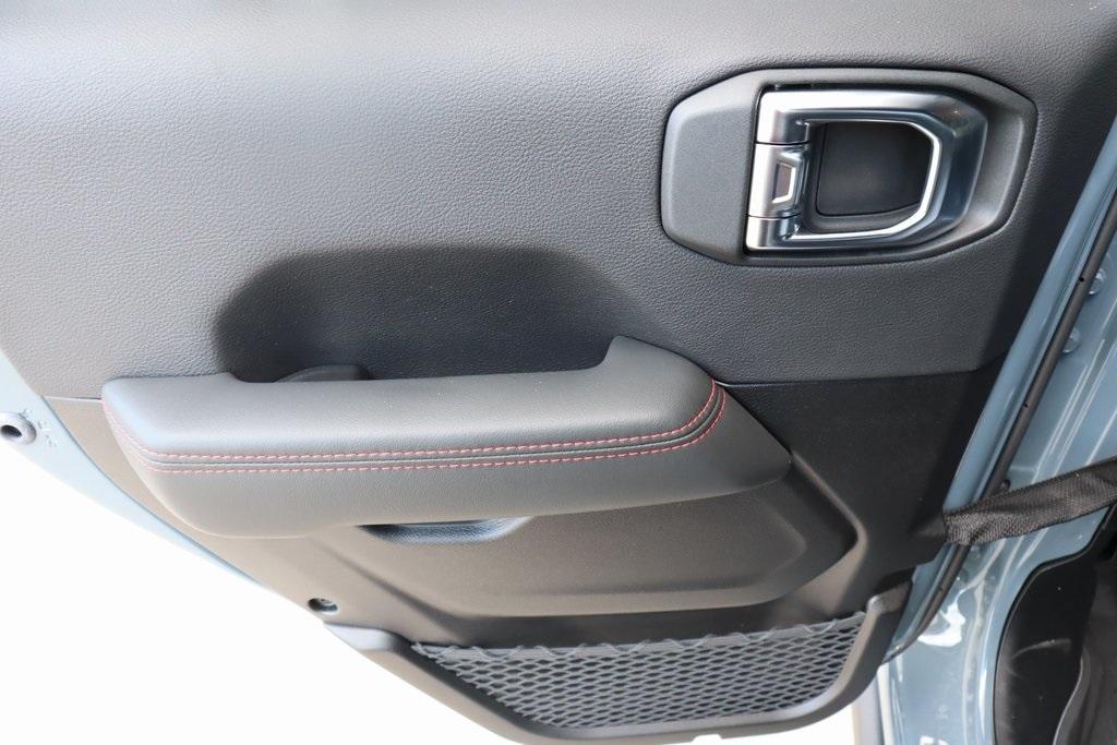 new 2025 Jeep Gladiator car, priced at $52,246