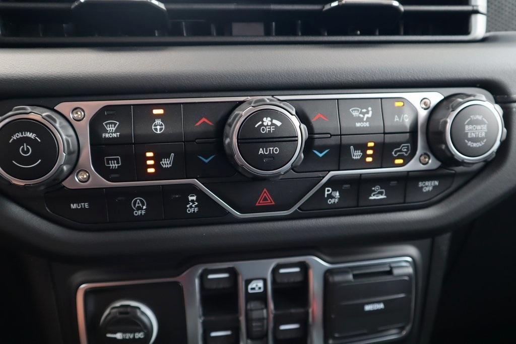 new 2025 Jeep Gladiator car, priced at $52,246