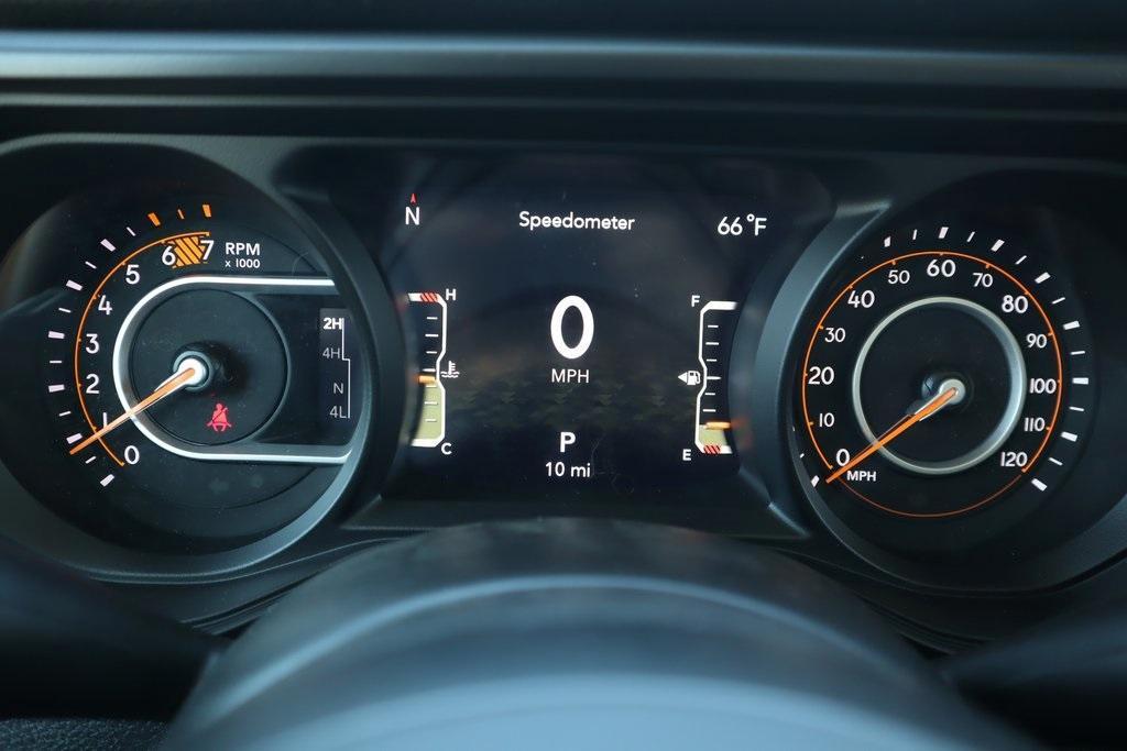 new 2025 Jeep Wrangler car, priced at $39,804
