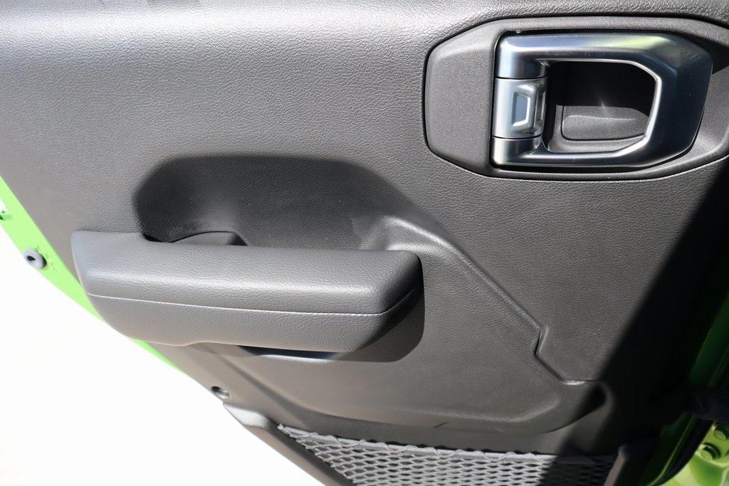 new 2025 Jeep Wrangler car, priced at $39,804