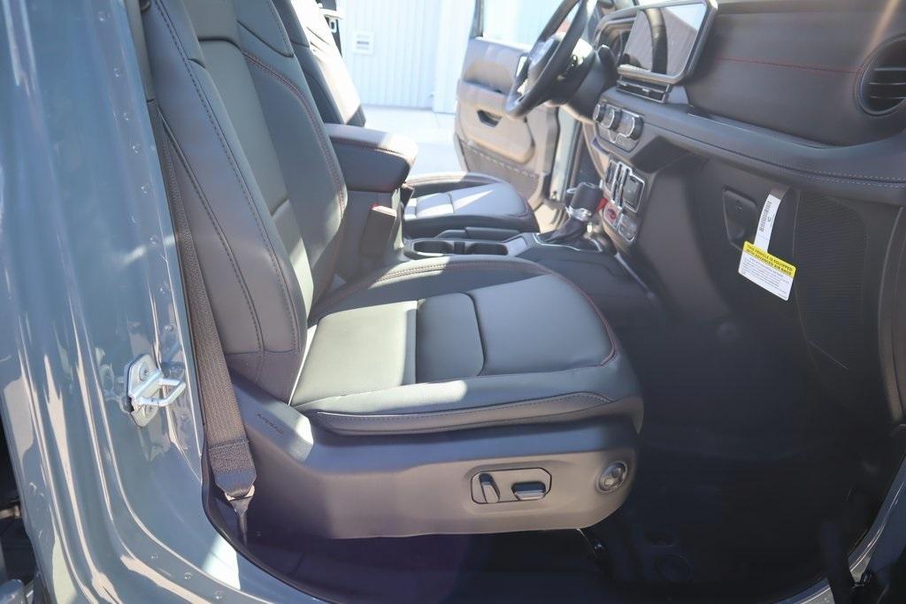 new 2025 Jeep Wrangler car, priced at $56,884